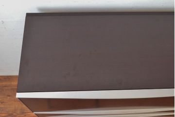 中古　美品　イタリア家具　arflex(アルフレックス)　COMPOSER(コンポーザー)　シンプルなデザインがお部屋に馴染みやすい!!フラップダウン扉収納付きチェスト(引き出し、サイドチェスト、サイドボード)(R-061520)
