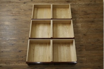 中古　美品　職人手造り　最高級工芸家具　総欅(ケヤキ)材　漆塗り　かくし付き　酒田　迫力ある杢目と金具が魅力的な帳場箪笥　(R-061521)