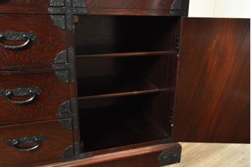 中古　筑後民芸　上質な和の雰囲気を高める茶箪笥(茶棚、戸棚、収納棚、食器棚、整理箪笥、収納箪笥、チェスト、キャビネット、引き出し、和箪笥、和たんす、和タンス)(R-061523)