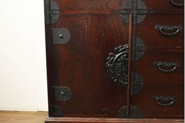 中古　筑後民芸　上質な和の雰囲気を高める茶箪笥(茶棚、戸棚、収納棚、食器棚、整理箪笥、収納箪笥、チェスト、キャビネット、引き出し、和箪笥、和たんす、和タンス)(R-061523)