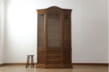 中古　美品　DREXEL HERITAGE(ドレクセルヘリテイジ)　TRYON MANOR(トライオンメナー)　格調高い佇まいが魅力の飾り棚(キャビネット、食器棚、収納棚)(R-061524)