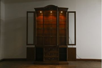 中古　美品　DREXEL HERITAGE(ドレクセルヘリテイジ)　TRYON MANOR(トライオンメナー)　格調高い佇まいが魅力の飾り棚(キャビネット、食器棚、収納棚)(R-061524)