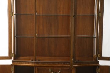 中古　美品　DREXEL HERITAGE(ドレクセルヘリテイジ)　TRYON MANOR(トライオンメナー)　格調高い佇まいが魅力の飾り棚(キャビネット、食器棚、収納棚)(R-061524)