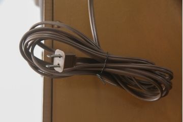 中古　美品　DREXEL HERITAGE(ドレクセルヘリテイジ)　TRYON MANOR(トライオンメナー)　格調高い佇まいが魅力の飾り棚(キャビネット、食器棚、収納棚)(R-061524)