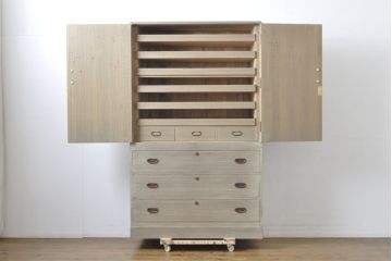 中古　繊細なデザインの金具が魅力的な加茂総桐箪笥(並厚、総桐たんす、引き出し、着物箪笥、和タンス)(R-061525)