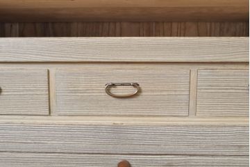 中古　繊細なデザインの金具が魅力的な加茂総桐箪笥(並厚、総桐たんす、引き出し、着物箪笥、和タンス)(R-061525)