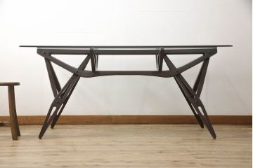 希少!　中古　美品　イタリア　ザノッタ(zanotta)　カルロ・モリーノ(Carlo Mollino)　レアレ(Reale)　芸術的な脚部が美しいダイニングテーブル(4人掛け、6人掛け)(定価約66万円)(R-061526)