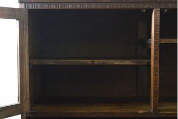 和製ビンテージ　軽井沢彫り　桜の彫りが優美な食器棚(収納棚、戸棚、キャビネット、カップボード、ヴィンテージ)(R-061527)