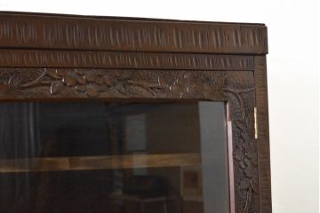 和製ビンテージ　軽井沢彫り　桜の彫りが優美な食器棚(収納棚、戸棚、キャビネット、カップボード、ヴィンテージ)(R-061527)