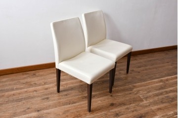 中古　美品　イタリア家具　Poltrona Frau(ポルトローナフラウ)　SEDIA LIZ(セディアリッツ)　スタイリッシュな空間を演出するダイニングチェア2脚セット　セット定価約29万円　(R-061528)