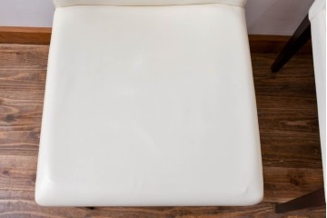 中古　美品　イタリア家具　Poltrona Frau(ポルトローナフラウ)　SEDIA LIZ(セディアリッツ)　スタイリッシュな空間を演出するダイニングチェア2脚セット　セット定価約29万円　(R-061528)
