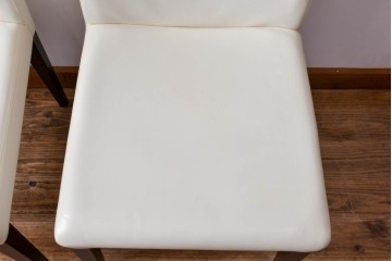 中古　美品　イタリア家具　Poltrona Frau(ポルトローナフラウ)　SEDIA LIZ(セディアリッツ)　スタイリッシュな空間を演出するダイニングチェア2脚セット　セット定価約29万円　(R-061528)