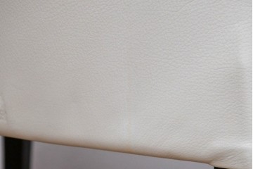 中古　美品　イタリア家具　Poltrona Frau(ポルトローナフラウ)　SEDIA LIZ(セディアリッツ)　スタイリッシュな空間を演出するダイニングチェア2脚セット　セット定価約29万円　(R-061528)