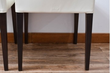 中古　美品　イタリア家具　Poltrona Frau(ポルトローナフラウ)　SEDIA LIZ(セディアリッツ)　スタイリッシュな空間を演出するダイニングチェア2脚セット　セット定価約29万円　(R-061528)