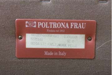 中古　美品　イタリア家具　Poltrona Frau(ポルトローナフラウ)　SEDIA LIZ(セディアリッツ)　スタイリッシュな空間を演出するダイニングチェア2脚セット(椅子、イス、チェア)(定価2脚で約29万円バラ売り可能、)(R-061529)