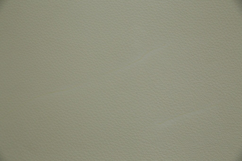 中古　美品　イタリア家具　Poltrona Frau(ポルトローナフラウ)　SEDIA LIZ(セディアリッツ)　スタイリッシュな空間を演出するダイニングチェア2脚セット　セット定価約29万円相当　(R-061529)