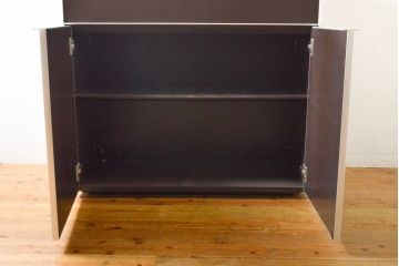 中古　イタリア家具　arflex(アルフレックス)　COMPOSER(コンポーザー)　シンプルなデザインでお部屋に馴染みやすいキャビネット(サイドボード、サイドキャビネット、収納棚、戸棚)(R-061531)