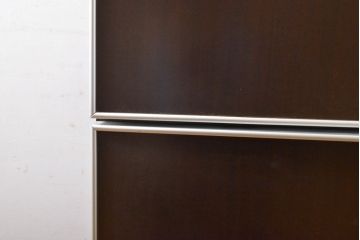 中古　イタリア家具　arflex(アルフレックス)　COMPOSER(コンポーザー)　シンプルなデザインでお部屋に馴染みやすいキャビネット(サイドボード、サイドキャビネット、収納棚、戸棚)(R-061531)