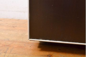 中古　イタリア家具　arflex(アルフレックス)　COMPOSER(コンポーザー)　シンプルなデザインでお部屋に馴染みやすいキャビネット(サイドボード、サイドキャビネット、収納棚、戸棚)(R-061531)