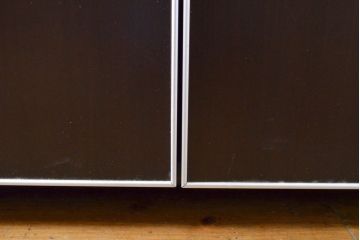 中古　イタリア家具　arflex(アルフレックス)　COMPOSER(コンポーザー)　シンプルなデザインでお部屋に馴染みやすいキャビネット(サイドボード、サイドキャビネット、収納棚、戸棚)(R-061531)