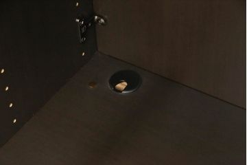 中古　イタリア家具　arflex(アルフレックス)　COMPOSER(コンポーザー)　シンプルなデザインでお部屋に馴染みやすいキャビネット(サイドボード、サイドキャビネット、収納棚、戸棚)(R-061532)