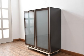 中古　イタリア　arflex(アルフレックス)　COMPOSER(コンポーザー)　希少な絶版品!　洗練された空間を演出するキャビネット　(R-061534)