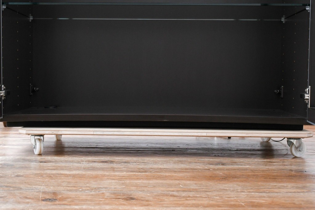 中古　イタリア　arflex(アルフレックス)　COMPOSER(コンポーザー)　希少な絶版品!　洗練された空間を演出するキャビネット　(R-061534)