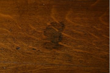 ベルギーアンティーク　オーク材　素晴らしい彫刻がクラシカルな雰囲気を高める縦型キャビネット(飾り棚、収納棚、戸棚)(R-061540)