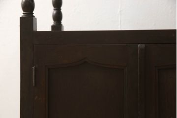 和製アンティーク　大正ロマン　ナラ材のシックな色合いが魅力のサイドキャビネット(サイドボード、サイドテーブル、ナイトテーブル、収納棚、戸棚)(R-061542)