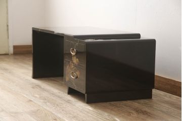 中古　美品　輪島塗り　繊細な色づかいが美しい蒔絵入りの文机(座机、ローテーブル、センターテーブル)(定価約60万円)(R-061543)
