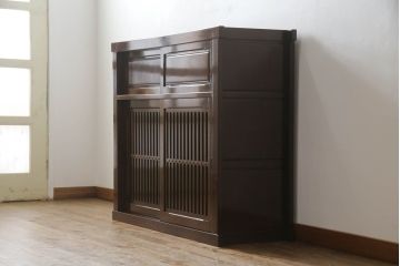 中古　鉄刀木(タガヤサン)　和モダンな雰囲気を醸し出す水屋箪笥サイドボード(キャビネット、食器棚、戸棚、収納棚)(R-061548)