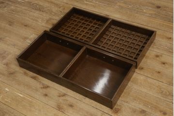 中古　鉄刀木(タガヤサン)　収納力抜群!!レトロな雰囲気が和室にも洋室にも合う二段重ね茶箪笥(キャビネット、食器棚、収納棚、戸棚、飾り棚、茶棚)(定価約160万円)(R-061550)
