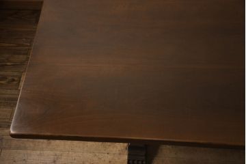 中古　美品　バロッサバレンティ(VARO,S.A. VALENTI)　細部まで凝ったデザインが魅力的なダイニングテーブル(4人掛け、6人掛け、食卓)(R-061553)