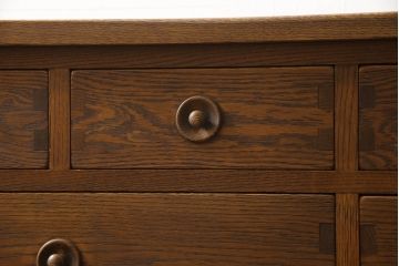 中古　希少な絶版品　水屋の匠　久遠　和モダンな空間づくりにおすすめ!総ナラ材製のチェスト(サイドボード、サイドチェスト、リビングボード)(定価約45万円)(R-061556)