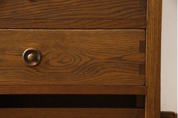 中古　希少な絶版品　水屋の匠　久遠　和モダンな空間づくりにおすすめ!総ナラ材製のチェスト(サイドボード、サイドチェスト、リビングボード)(定価約45万円)(R-061556)