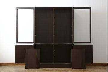 デンマークビンテージ　ローズウッド材　直線的なデザインがスタイリッシュで格好良いキャビネット(戸棚、収納棚、食器棚、飾り棚、ヴィンテージ)(R-061557)