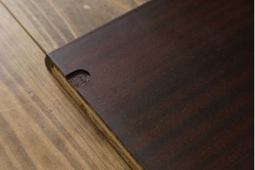デンマークビンテージ　ローズウッド材　直線的なデザインがスタイリッシュで格好良いキャビネット(戸棚、収納棚、食器棚、飾り棚、ヴィンテージ)(R-061557)