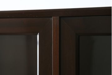 デンマークビンテージ　ローズウッド材　直線的なデザインがスタイリッシュで格好良いキャビネット(戸棚、収納棚、食器棚、飾り棚、ヴィンテージ)(R-061557)