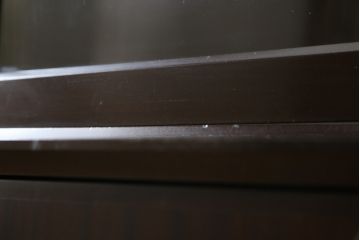 デンマークビンテージ　ローズウッド材　直線的なデザインがスタイリッシュで格好良いキャビネット(戸棚、収納棚、食器棚、飾り棚、ヴィンテージ)(R-061557)