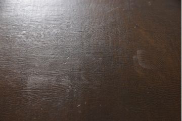 イギリスアンティーク　オーク材　コロンとした脚のデザインとアンティークな取っ手が可愛らしいニーホールデスク(在宅用、ワークデスク、在宅ワーク用、両袖机、オフィスデスク)(R-061561)