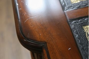 中古　美品　海外輸入品　マホガニー材　レザートップ(革)　Camerin(カメリン)　 VICTORIA COLLECTION(ヴィクトリアコレクション)　エレガントな英国様式プレジデントデスク(ニーホールデスク、両袖デスク、ワークデスク、在宅用、在宅ワーク)(R-061564)