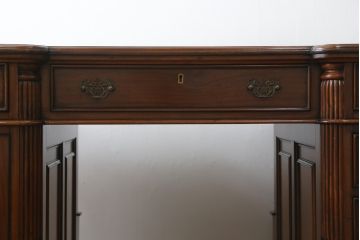 中古　美品　海外輸入品　マホガニー材　レザートップ(革)　Camerin(カメリン)　 VICTORIA COLLECTION(ヴィクトリアコレクション)　エレガントな英国様式プレジデントデスク(ニーホールデスク、両袖デスク、ワークデスク、在宅用、在宅ワーク)(R-061564)