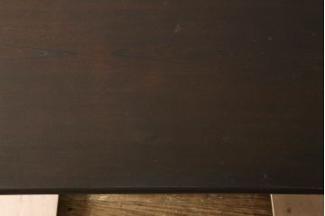 和製アンティーク　欅(ケヤキ)材　クールな雰囲気が目を引く天板一枚板の鉄脚テーブル(ダイニングテーブル、4人掛け、作業台)(R-061566)
