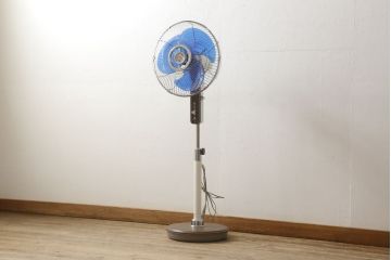 レトロ雑貨　激レア!!　松下電器産業　ナショナル扇風機　　箱付き(National、3枚羽)(R-061567)