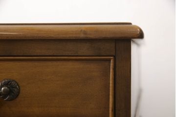 中古 バロッサバレンティ(VARO,S.A. VALENTI)　アンティーク風な取っ手と凝った造りの脚がアクセントのデスク(在宅用、ワークデスク、在宅ワーク用、両袖机、オフィスデスク)(定価約90万円)(R-061569)
