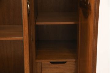 中古　DREXEL HERITAGE(ドレクセルヘリテイジ)　FRANCESCA(フランチェスカ)　品のある佇まいと美しい杢目に目を奪われるワードローブ(洋服タンス、収納棚、キャビネット)(定価約120万円)(R-061570)