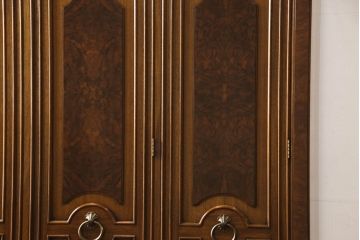 中古　DREXEL HERITAGE(ドレクセルヘリテイジ)　FRANCESCA(フランチェスカ)　品のある佇まいと美しい杢目に目を奪われるワードローブ(洋服タンス、収納棚、キャビネット)(定価約120万円)(R-061570)