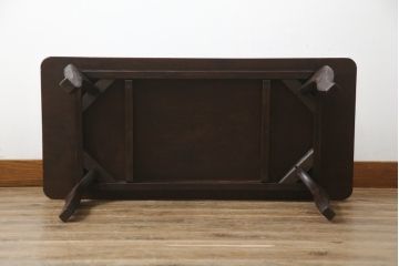 中古　日光彫り　隅々まで描かれた大輪の菊が目を惹くセンターテーブル(ローテーブル、座卓、リビングテーブル)(R-061572)