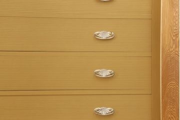 中古　民芸家具　屋久杉を贅沢に使用した木の温もりあふれる重ね箪笥(衣装箪笥、整理箪笥、和タンス、引き出し、チェスト)(R-061575)