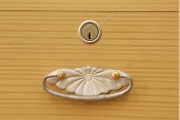 中古　民芸家具　屋久杉を贅沢に使用した木の温もりあふれる重ね箪笥(衣装箪笥、整理箪笥、和タンス、引き出し、チェスト)(R-061575)